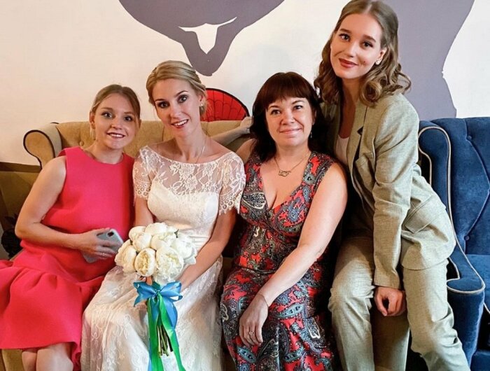 Кристина Асмус с сестрами.  / Фото: privet-rostov.ru