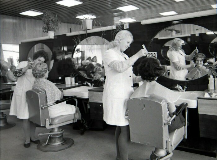 Советские парикмахерские не страдали от отсутствия посетителей./Фото: https://cdn.fishki.net