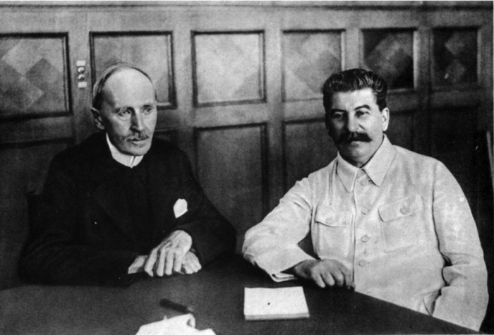 Позже Уэллс съездил и к Сталину. / Фото: www.russkievesti.ru