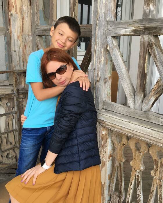 Алиса Гребенщикова с сыном. Алиса Гребенщикова с сыном.