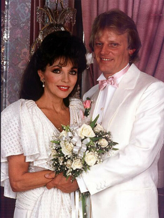 Джоан Коллинз и Питер Хольм. / Фото: pinterest.com Джоан Коллинз и Питер Хольм. / Фото: pinterest.com