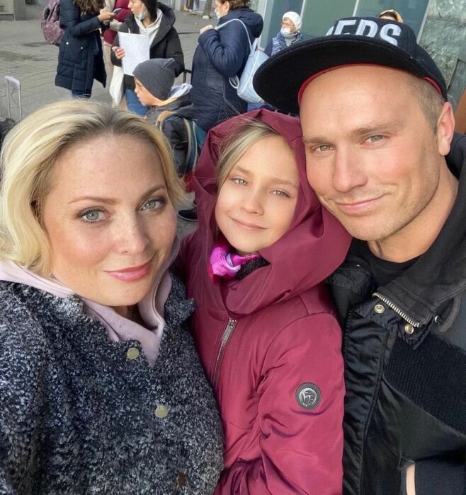 Светлана Пермякова и Максим Скрябин с дочерью.