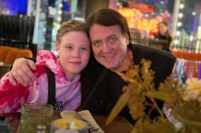 Денис Матросов с сыном Иваном. Денис Матросов с сыном Иваном.