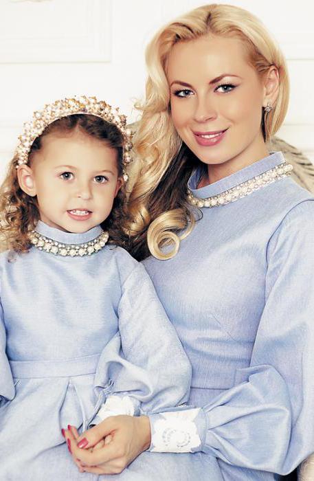 Оксана Скакун с дочерью Николеттой. Оксана Скакун с дочерью Николеттой.