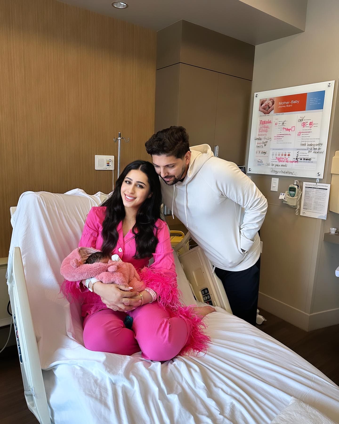 Рикки и Линда Андранде с дочерью. Рикки и Линда Андранде с дочерью.