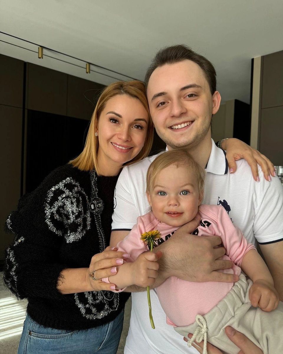 Ольга Орлова с сыном и дочерью.