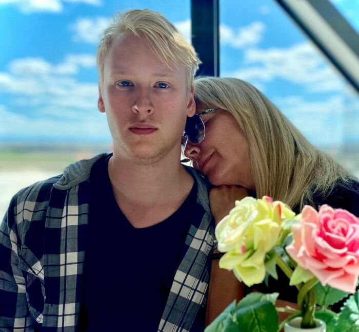 Иван Харатьян с мамой. Иван Харатьян с мамой.