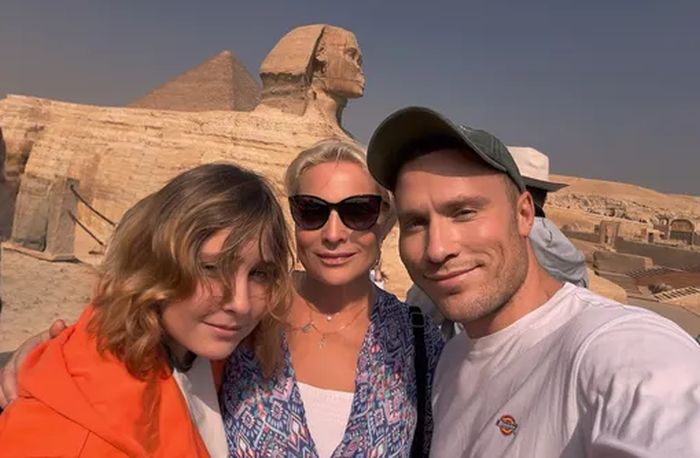 Светлана Пермякова и Максим Скрябин с дочерью.