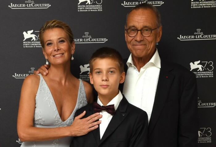 Андрей Кончаловский и Юлия Высоцкая с сыном.