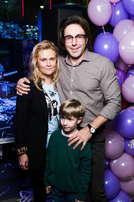 Андрей Малахов и Наталья Шкулёва с сыном.