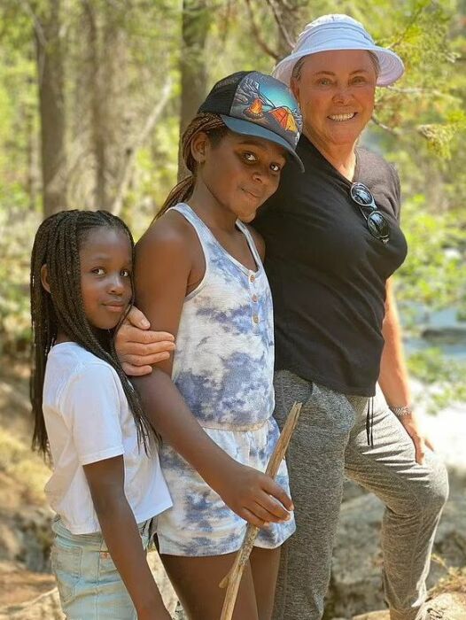 Шарлиз Терон с детьми.