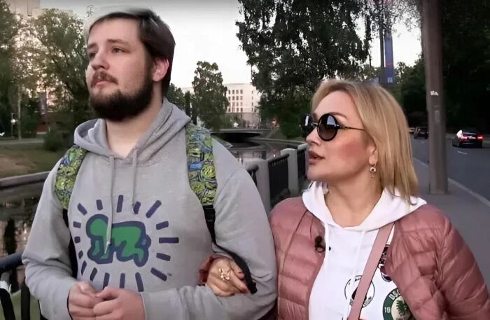 Александр Тагрин с матерью. Александр Тагрин с матерью.