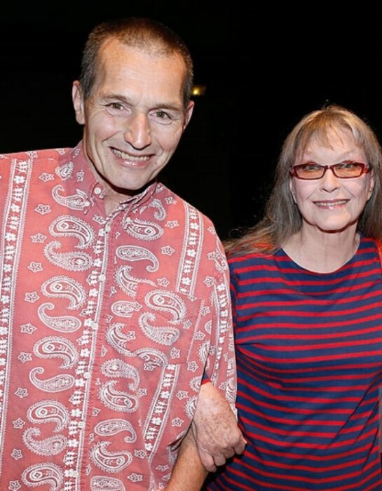 Марина Влади с сыном Игорем. Марина Влади с сыном Игорем.