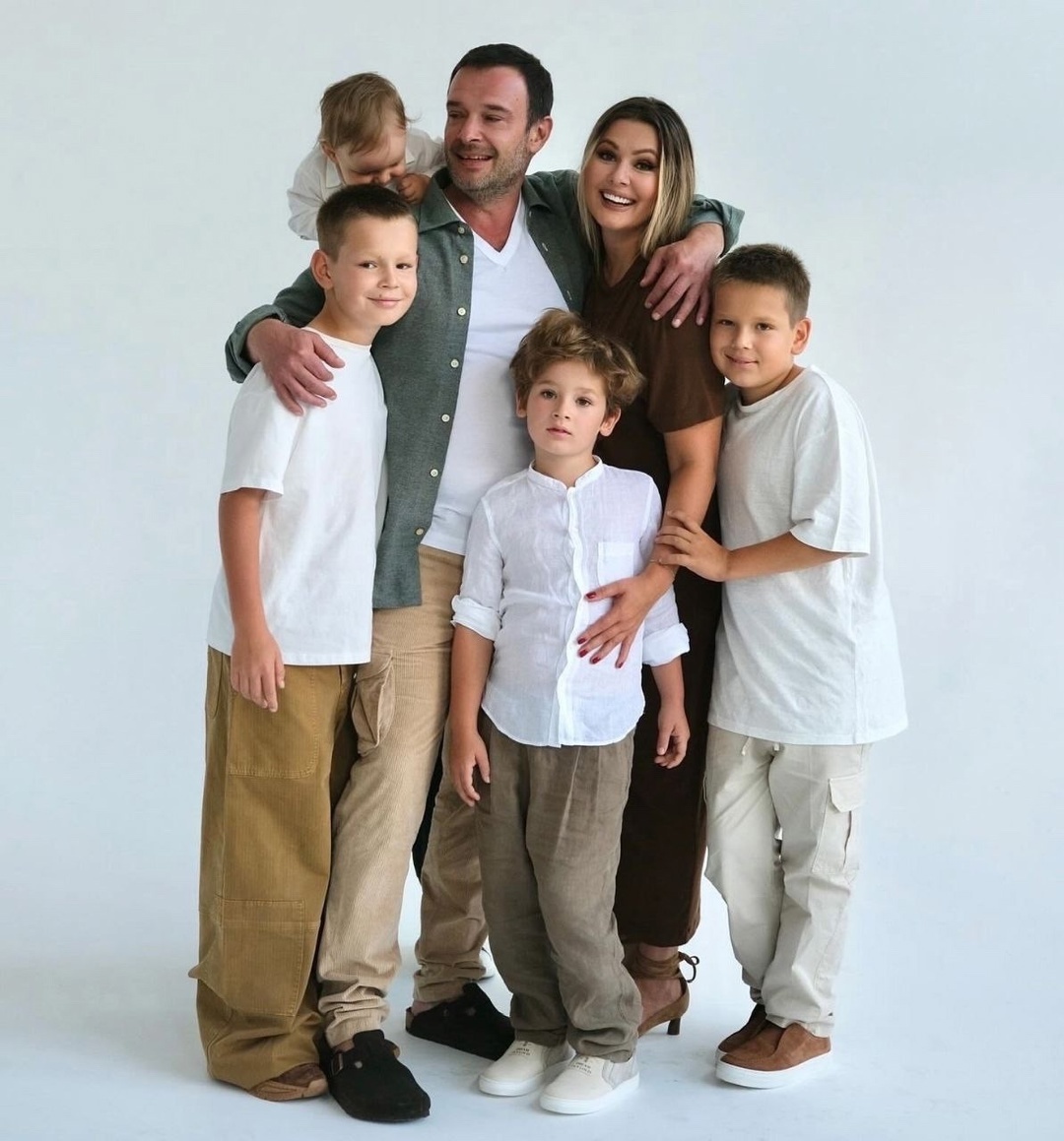 Мария Кожевникова и Евгений Васильев с сыновьями.