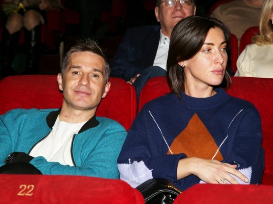 Александр Ратников и его новая избранница-модель. Александр Ратников и его новая избранница-модель.