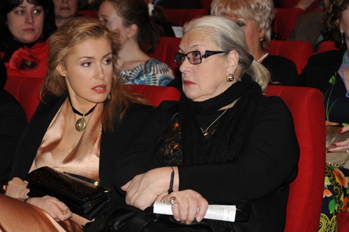 Мария Шукшина с мамой. / Фото: kino-teatr.ru Мария Шукшина с мамой. / Фото: kino-teatr.ru