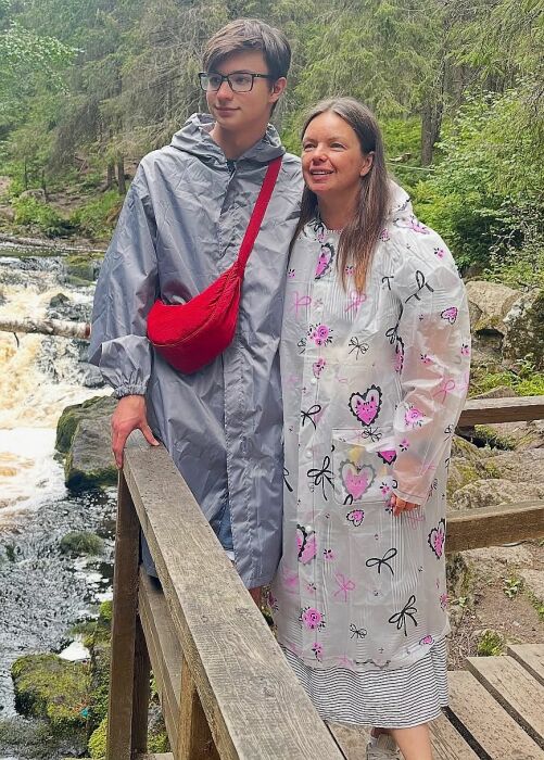 Алиса Гребенщикова с сыном. Алиса Гребенщикова с сыном.