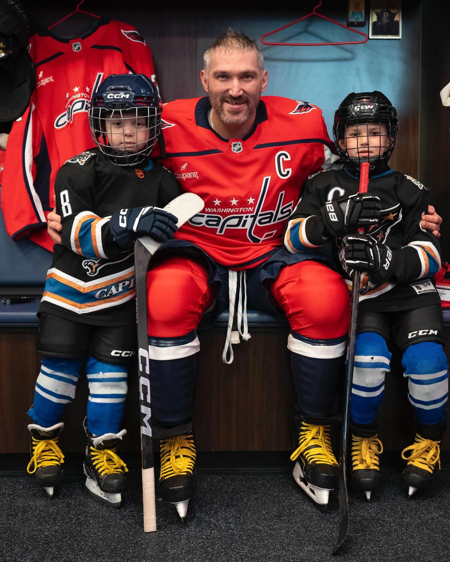 Александр Овечкин с сыновьями.