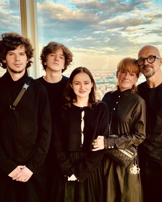 Егор Дружинин и Вероника Ицкович с детьми.