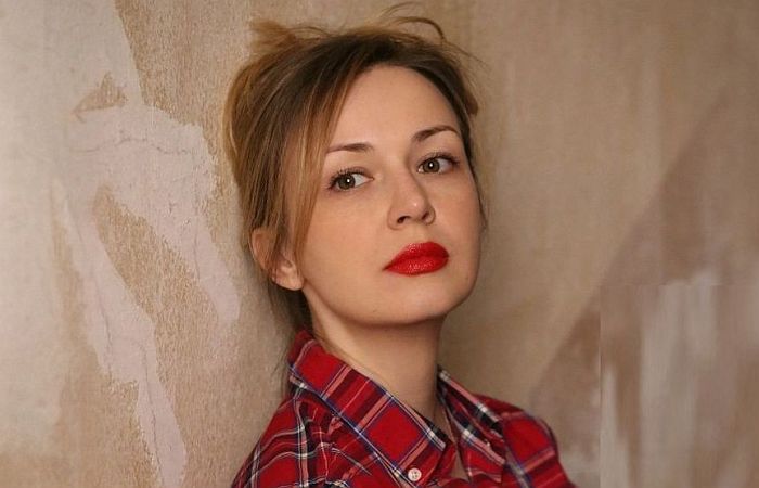 Отказалась от пышной свадьбы, а потом бросила Ратникова ради продюсера и родила в 41: Позднее счастье Анны Тараторкиной