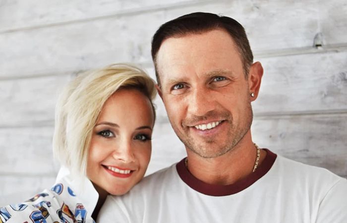 Не отходила от умирающего мужа, а дочка писала её письма: Как выглядят подросшие дети Романа Костомарова, вернувшегося с того света, и Ольги Домниной