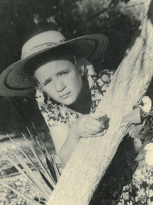 Галина Волчек в детстве.