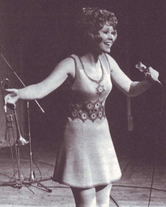 Лариса Мондрус. Лариса Мондрус.