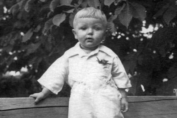 Юрий Николаев в детстве.