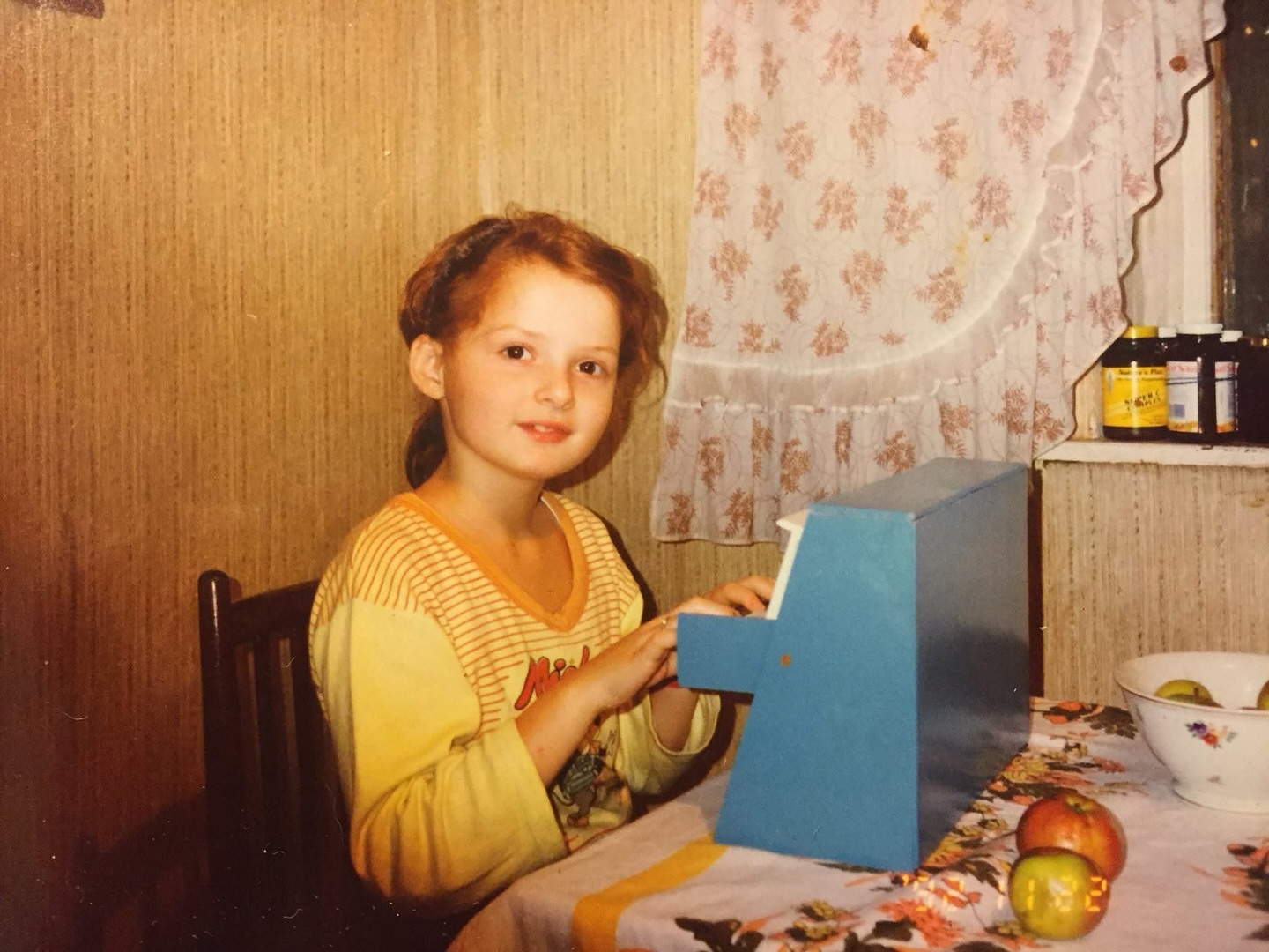 Елена Ландер в детстве.