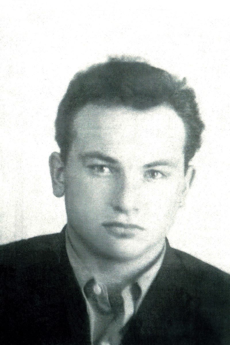 Юрий Лужков в молодости. Юрий Лужков в молодости.