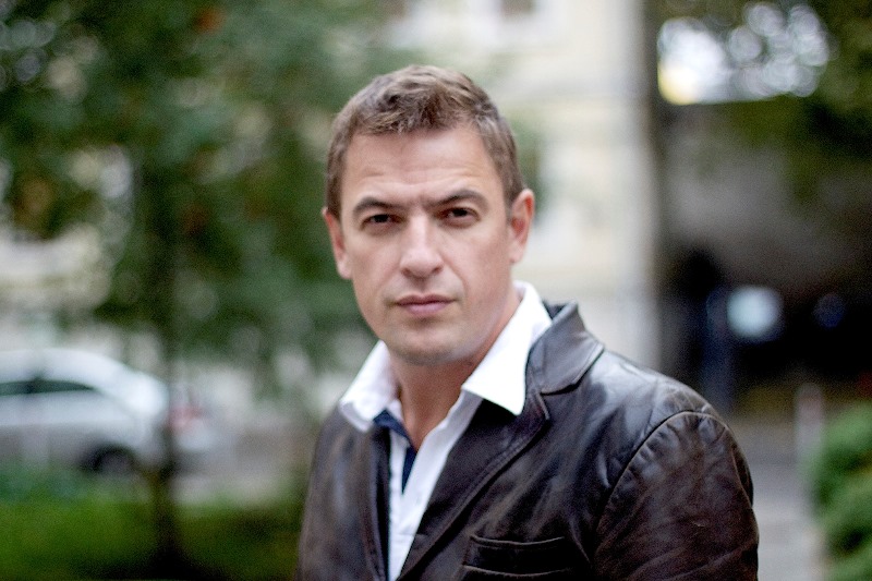 Олег Каменщиков. Олег Каменщиков.