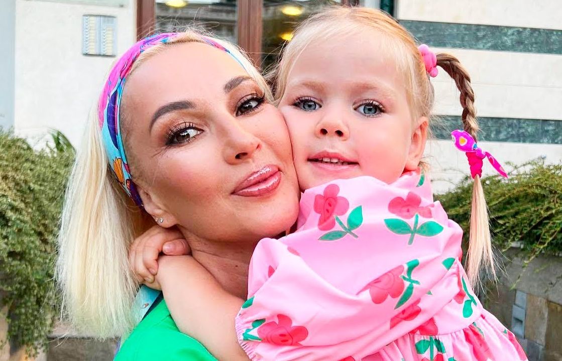 Лера Кудрявцева с дочерью.