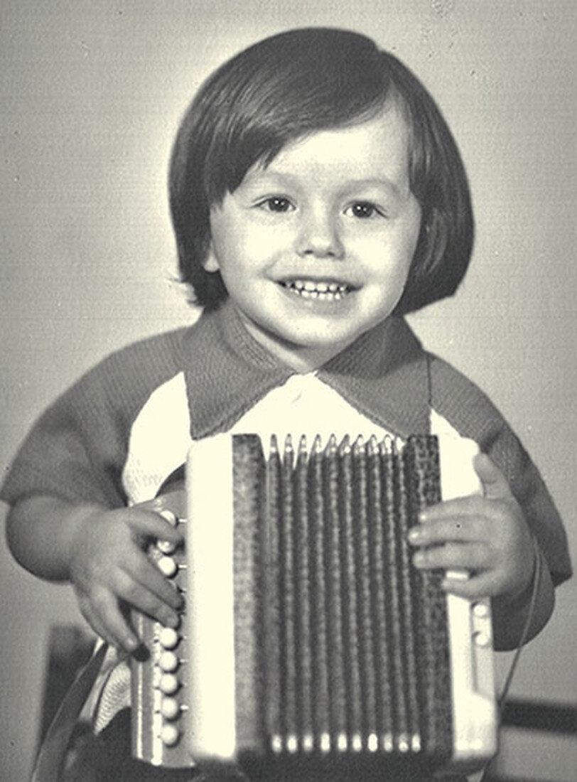 Тимур Родригез в детстве. Тимур Родригез в детстве.