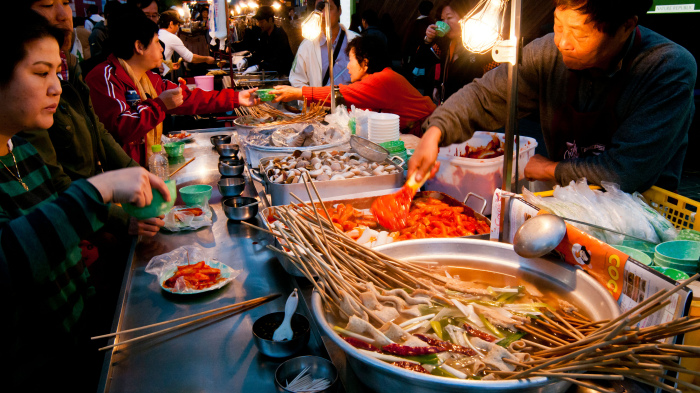 В Южной Корее основной приём пищи приходится на ночь. В Южной Корее основной приём пищи приходится на ночь.
