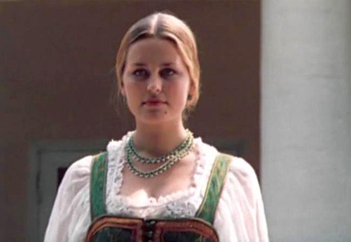 Ольга Егорова в фильме «Дубровский».