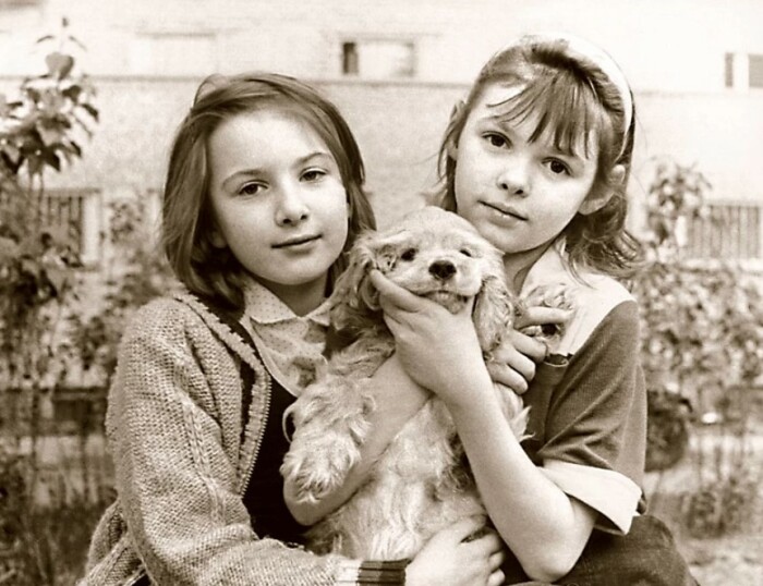 Дарья Юрская (слева) с подругой Настей, дочерью Виталия Соломина.