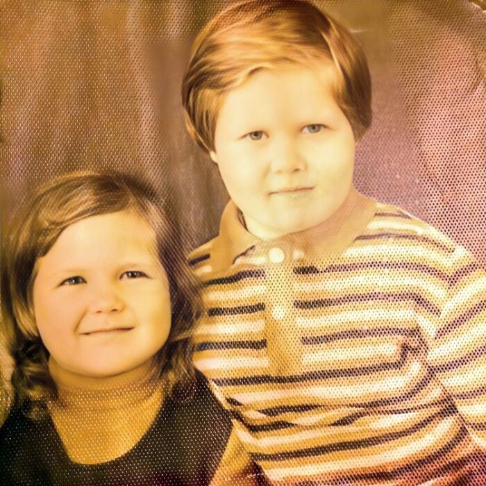 Екатерина и Виктория Климовы в детстве. Екатерина и Виктория Климовы в детстве.