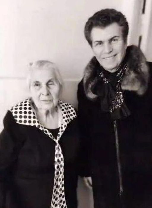 Ярослав Евдокимов с мамой. Ярослав Евдокимов с мамой.