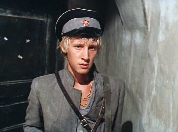 Дмитрий Харатьян в фильме «Зелёный фургон». Дмитрий Харатьян в фильме «Зелёный фургон».