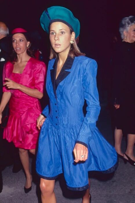 Принцесса Калина в юности. Принцесса Калина в юности.