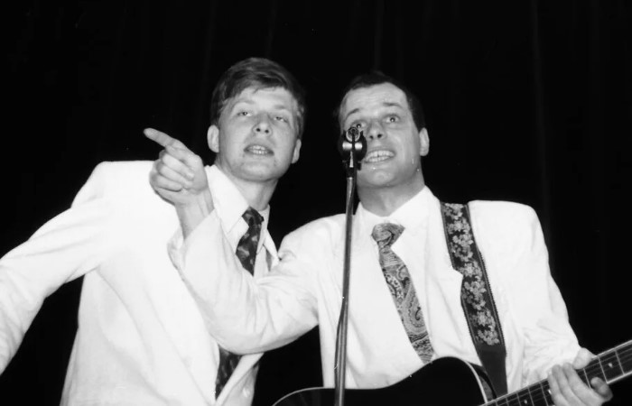 Валдис Пельш и Алексей Кортнев. / Фото: letopis.msu.ru