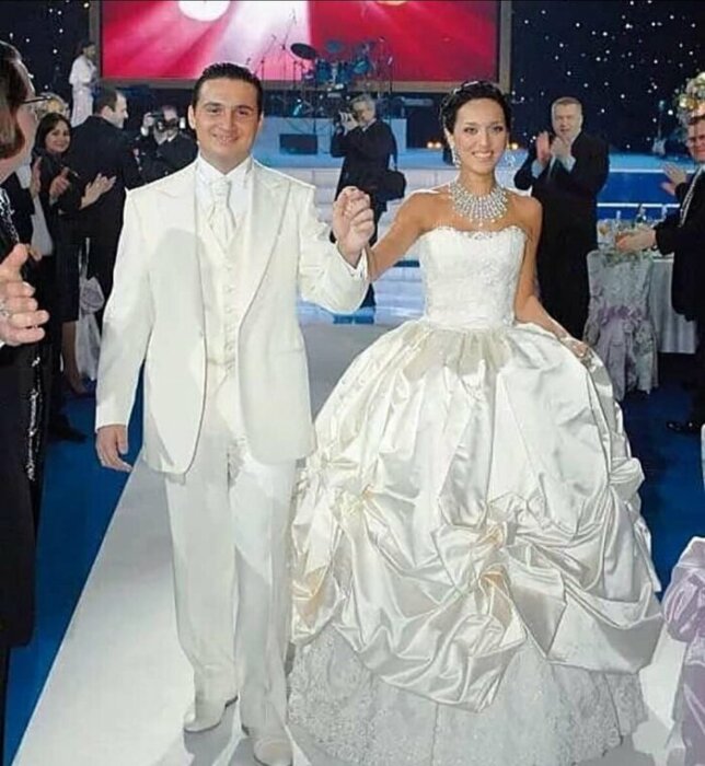 Алсу и Ян Абрамов в день свадьбы. / Фото: www.veasy.ru