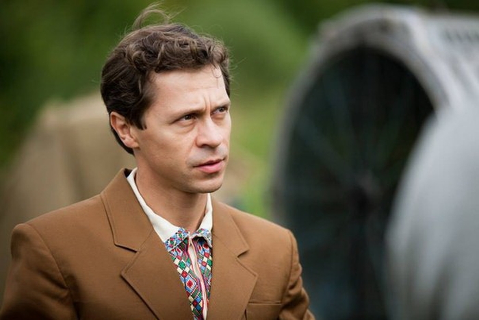 Павел Деревянко в сериале «Оттепель». / Фото: kino-teatr.ru