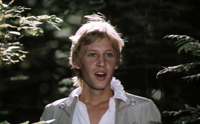 Дмитрий Харатьян в фильме «Гардемарины, вперёд!» Дмитрий Харатьян в фильме «Гардемарины, вперёд!»