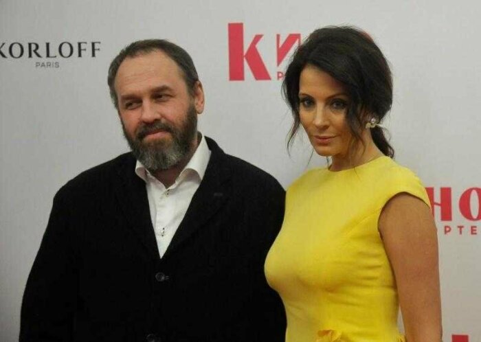 Евгения Крюкова и Сергей Гляделкин. Евгения Крюкова и Сергей Гляделкин.