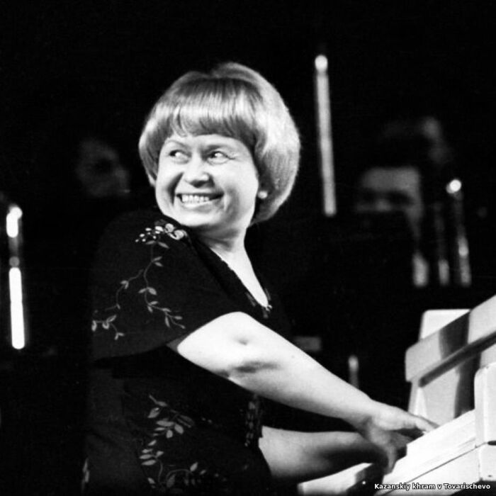 Александра Пахмутова. Александра Пахмутова.