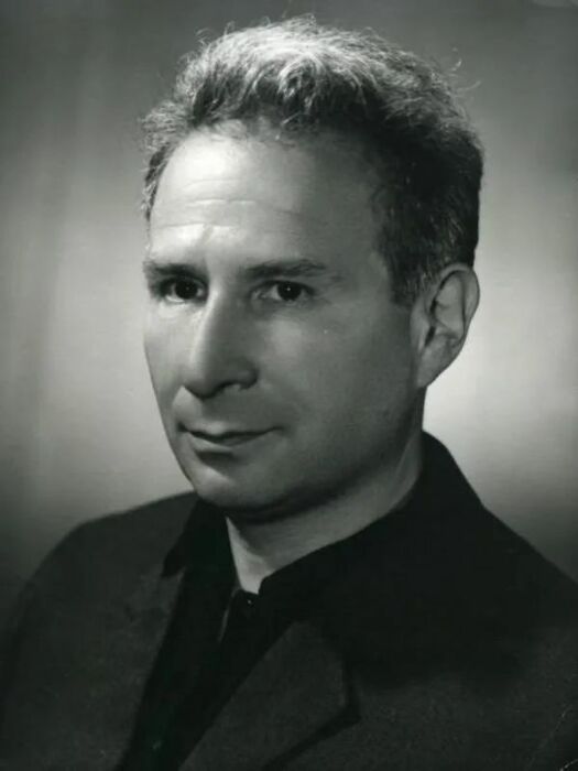 Александр Володин. Александр Володин.