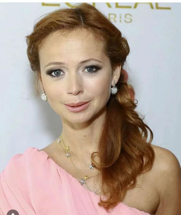 Елена Захарова.