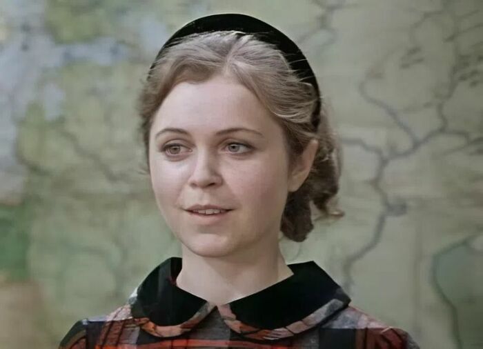 Нина Зоткина в фильме «Это мы не проходили». Нина Зоткина в фильме «Это мы не проходили».