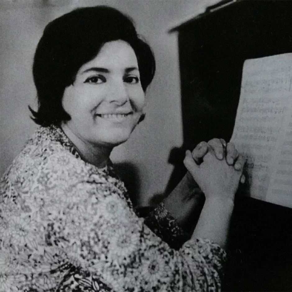 Ася Султанова. Ася Султанова.